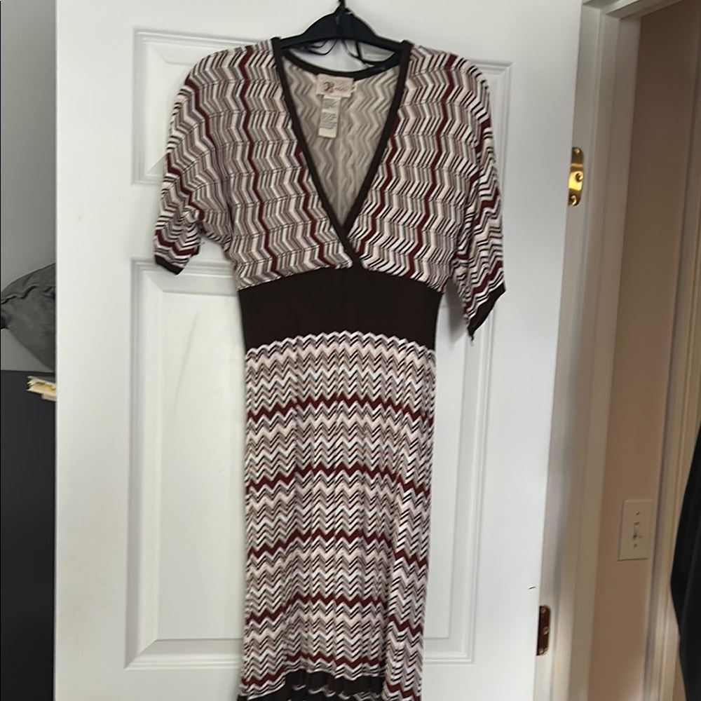 Sweater dress (Roulette Brown and Cream Sheath Midi Dress with Dolman Sleeves)